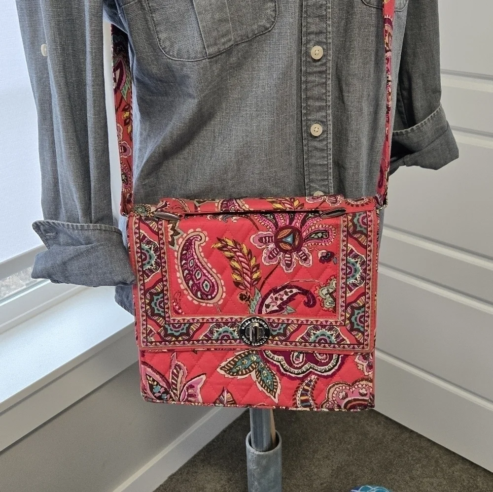 VERA BRADLEY CALL ME CORAL TURN LOCK HANDBAG CROSSBODY TOP HANDLE PURSE WOMEN